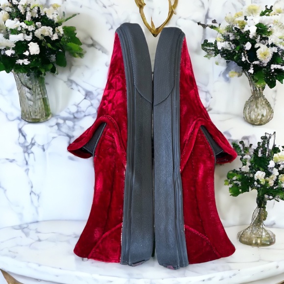 Vans Classic Slip On Velvet Wine Oxblood Black Sneakers Women's Size 8.5 Men's 7 - Picture 7 of 12